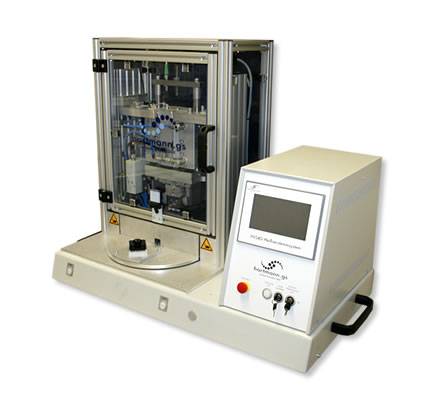  Klassisches Heißverstemmgerät bei dem die zu bearbeitenden Produkte über den Drehteller der Bearbeitung zugeführt werden.